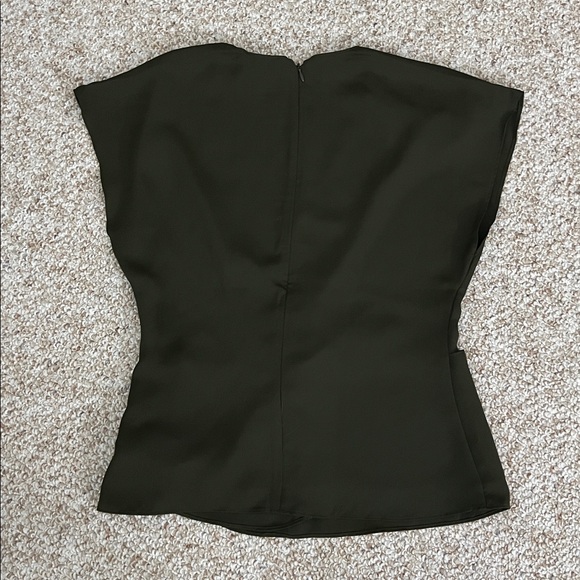 Express Dark Green Short Sleeve V-Neck Women's Blouse - Size Medium - Picture 6 of 7